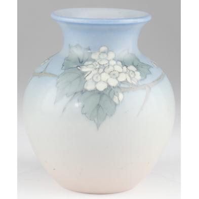 rookwood-vellum-glazed-vase-by-ed-diers