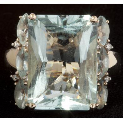 aquamarine-and-diamond-dinner-ring