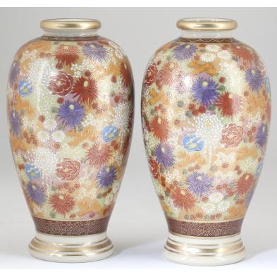 pair-of-japanese-satsuma-vases-taisho-period