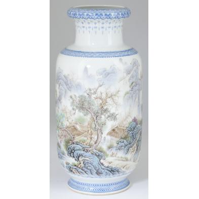 chinese-fencai-decorated-vase
