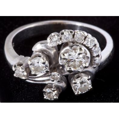14kt-diamond-floral-motif-ring