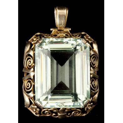 two-hundred-four-carat-green-quartz-pendant