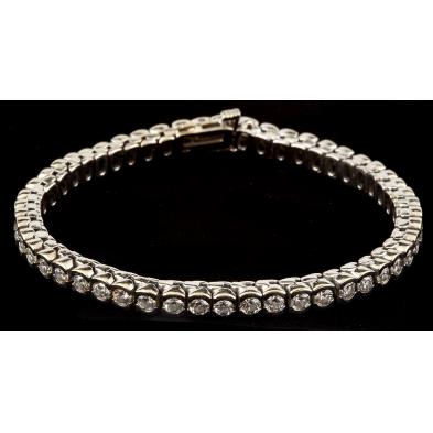 14kt-diamond-straight-line-bracelet