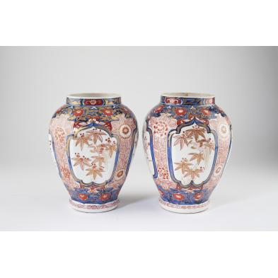 pair-of-chinese-imari-baluster-vases-19th-century