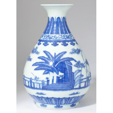 chinese-blue-and-white-porcelain-pear-form-vase