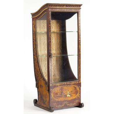 unique-vitrine-sedan-chair