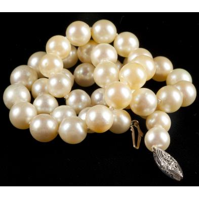 single-strand-pearl-choker