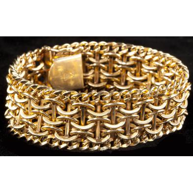 gold-fancy-link-bracelet
