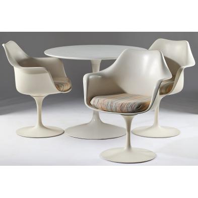 eero-saarinen-tulip-chairs-and-table