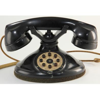 straumburg-carlson-vintage-telephone