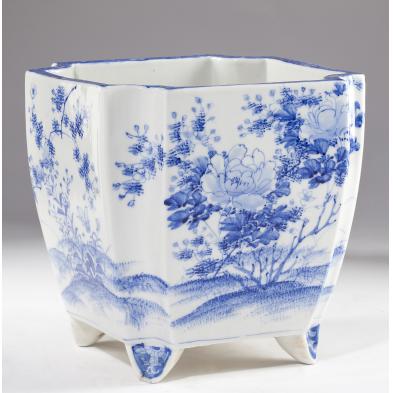 chinese-blue-white-porcelain-planter