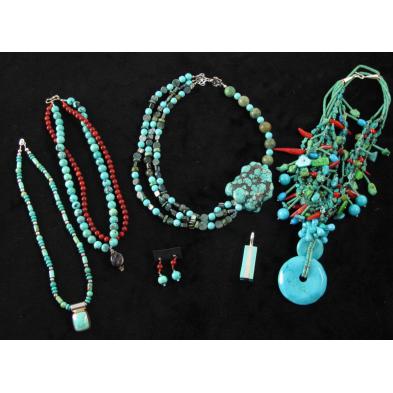 grouping-of-turquoise-jewelry