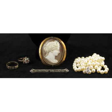 vintage-jewelry-grouping