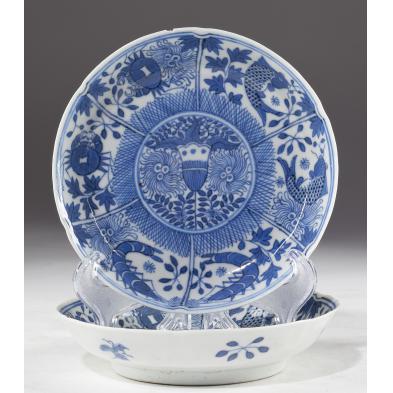 pair-of-chinese-porcelain-dishes-19th-c