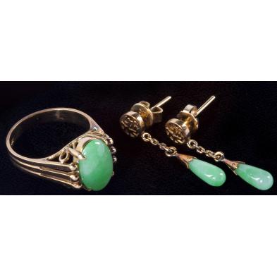 group-of-vintage-gold-and-jade-jewels