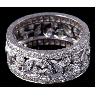 white-gold-diamond-wedding-band