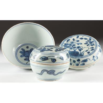 chinese-blue-and-white-porcelain-group