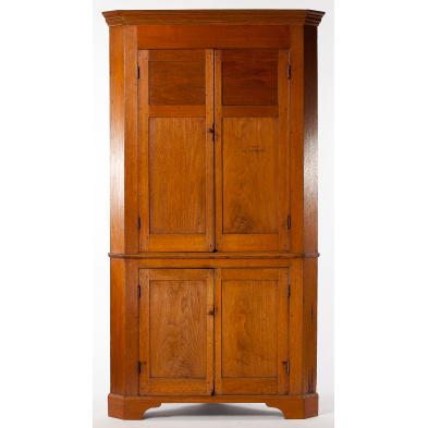 virginia-chippendale-corner-cupboard
