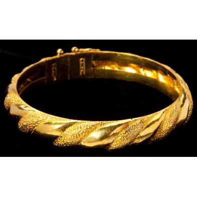 22-kt-gold-bangle-bracelet-chinese