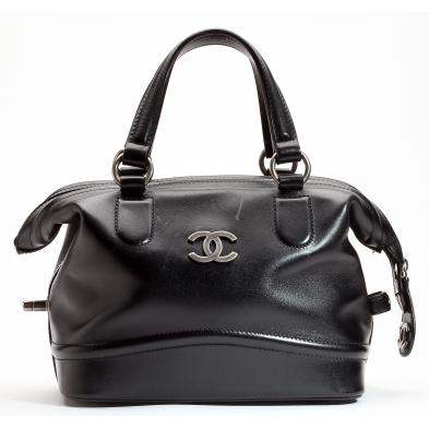black-leather-tote-bag-chanel