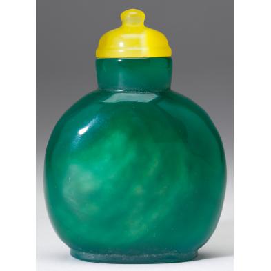 rare-19th-century-deep-green-agate-snuff-bottle