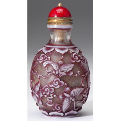 chinese-overlay-glass-snuff-bottle