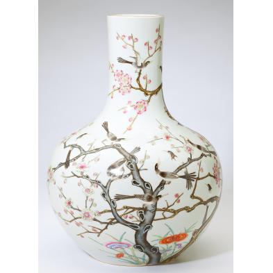 chinese-famille-rose-porcelain-bottle-vase