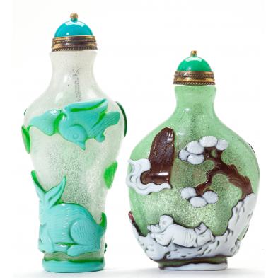 two-snowflake-peking-glass-snuff-bottles