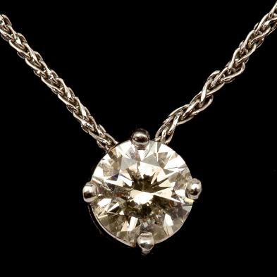 white-gold-diamond-pendant-necklace