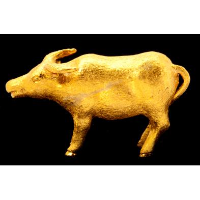 18kt-gold-miniature-figural-of-an-ox