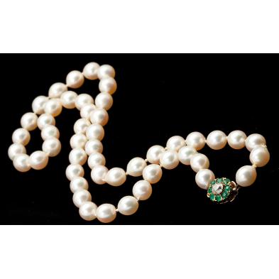 pearl-necklace-with-diamond-and-emerald-clasp