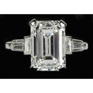 platinum-and-emerald-cut-diamond-ring