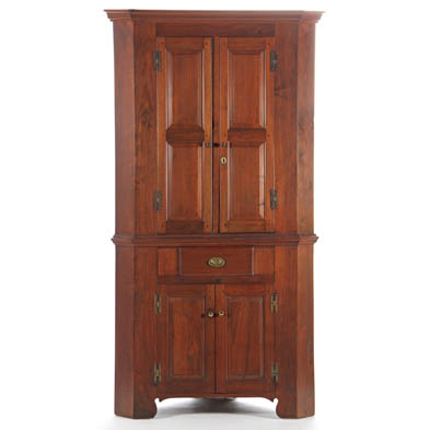 north-carolina-chippendale-corner-cupboard