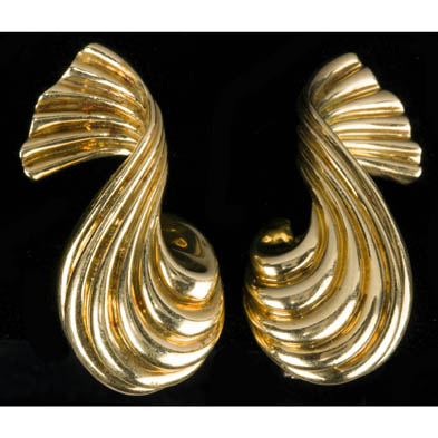 18kt-gold-ear-clips-judith-leiber