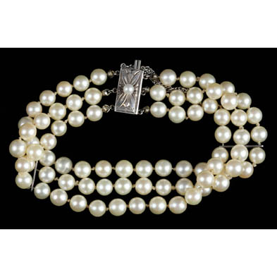 triple-strand-pearl-bracelet-mikimoto