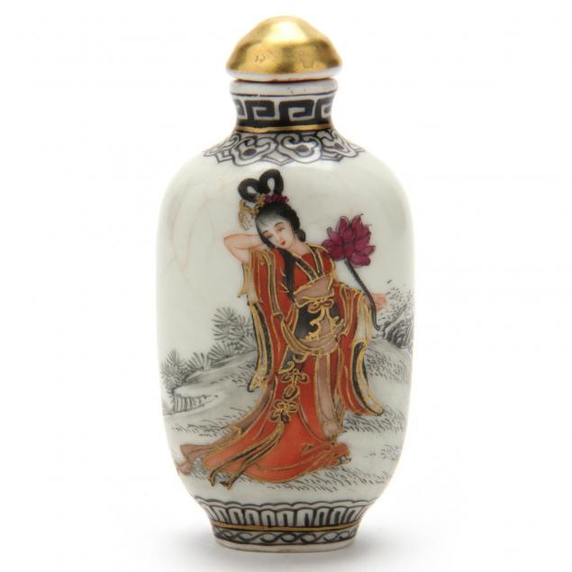 a-painted-porcelain-chinese-snuff-bottle