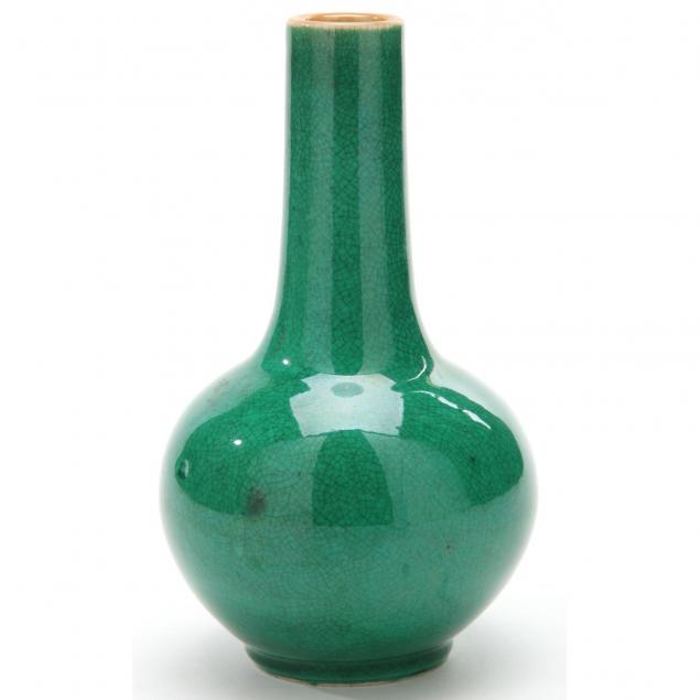chinese-apple-green-bottle-vase