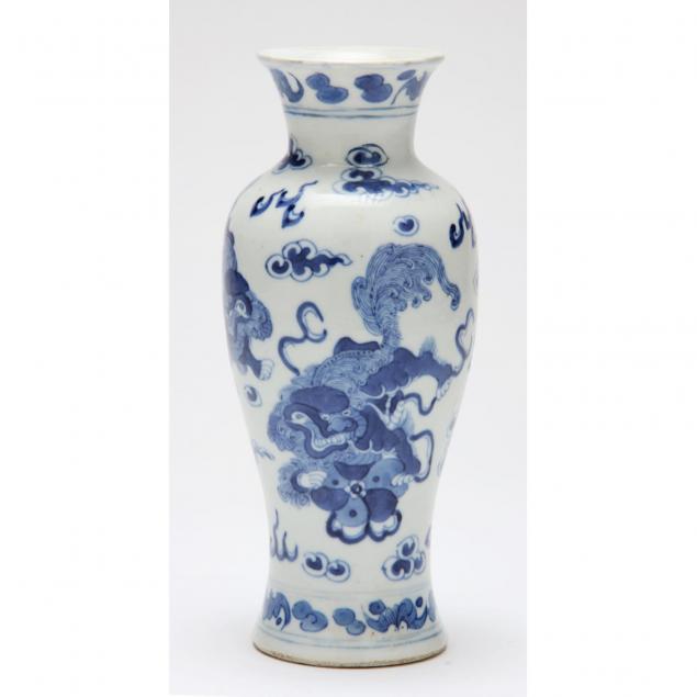 chinese-porcelain-blue-white-vase