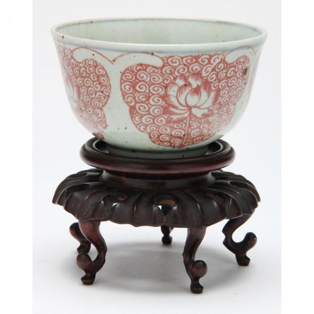 ming-dynasty-lotus-bowl-swatow-ware