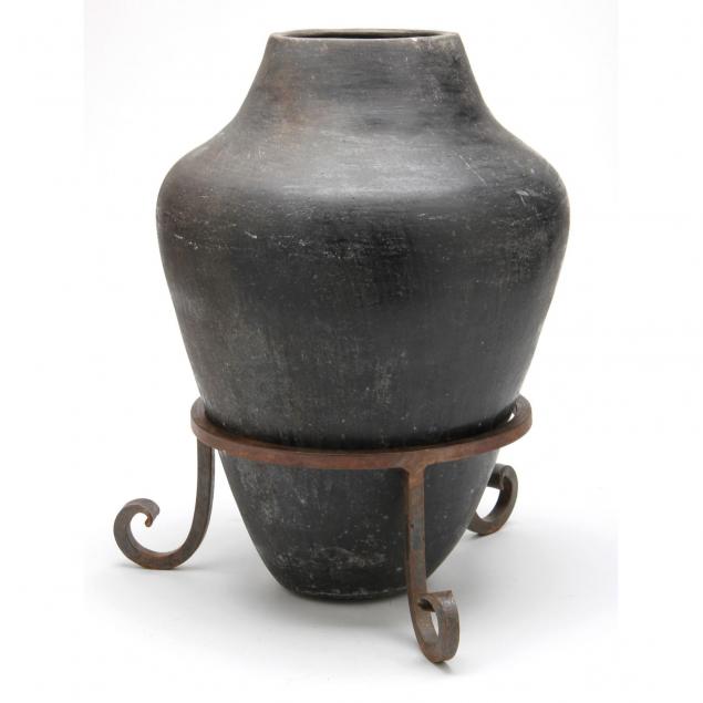 large-antique-mediterranean-ceramic-urn