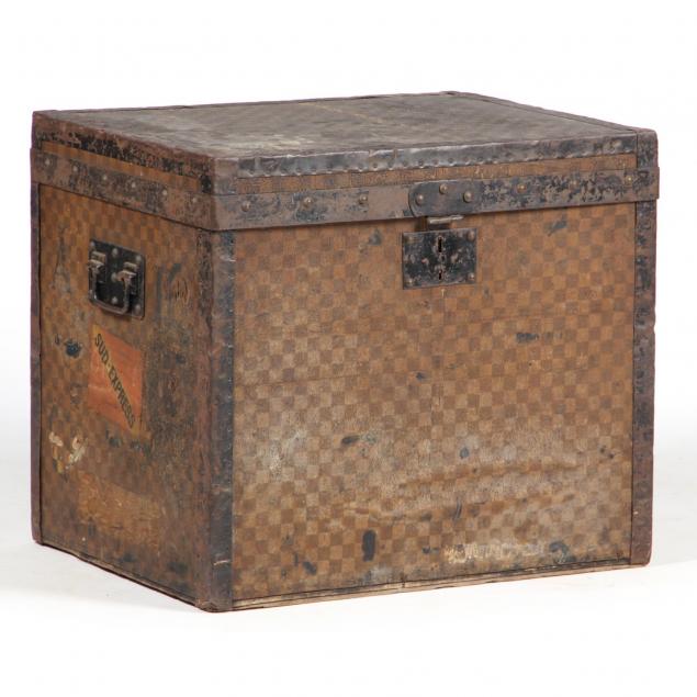 antique-steamer-trunk-louis-vuitton