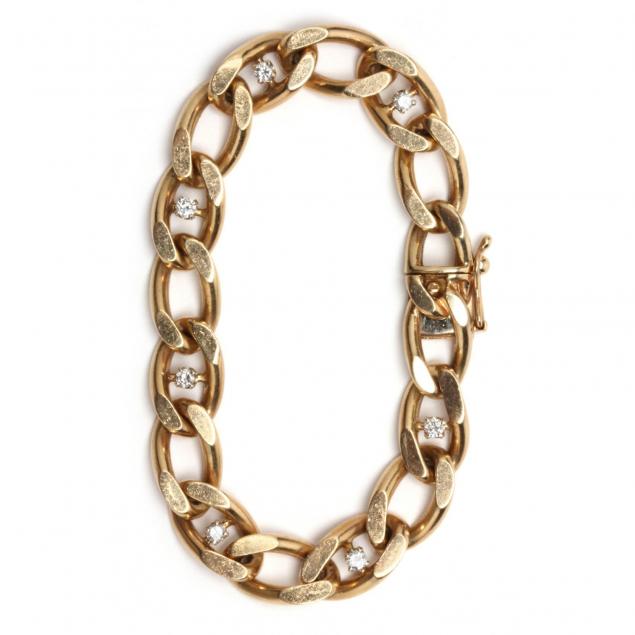 gold-and-diamond-link-bracelet