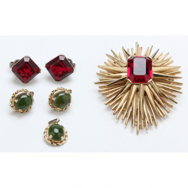 costume-jewelry-grouping