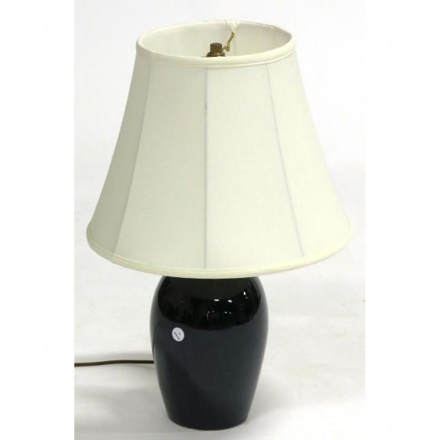 contemporary-porcelain-table-lamp