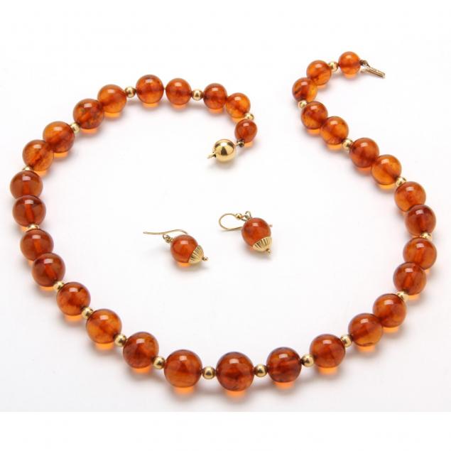 gold-and-amber-necklace-and-earrings