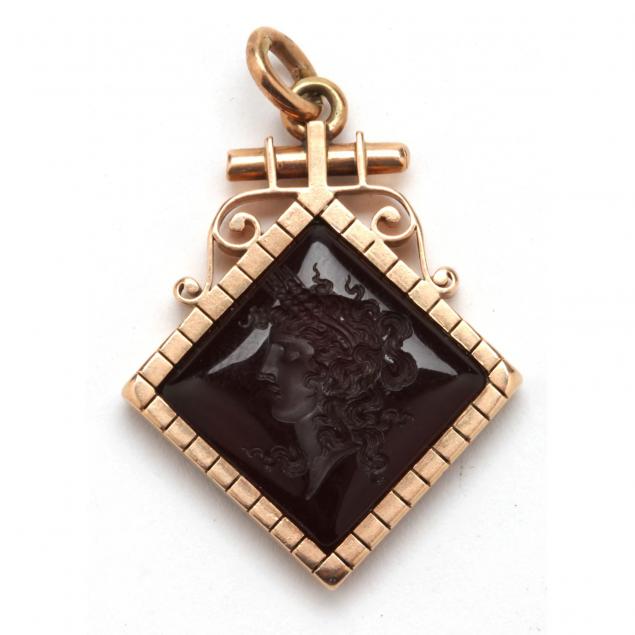 14kt-rose-gold-carved-carnelian-pendant