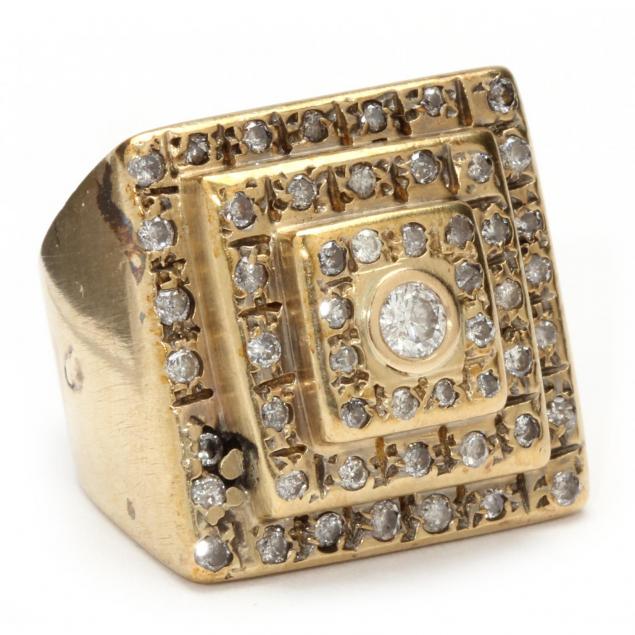 gold-and-diamond-ring