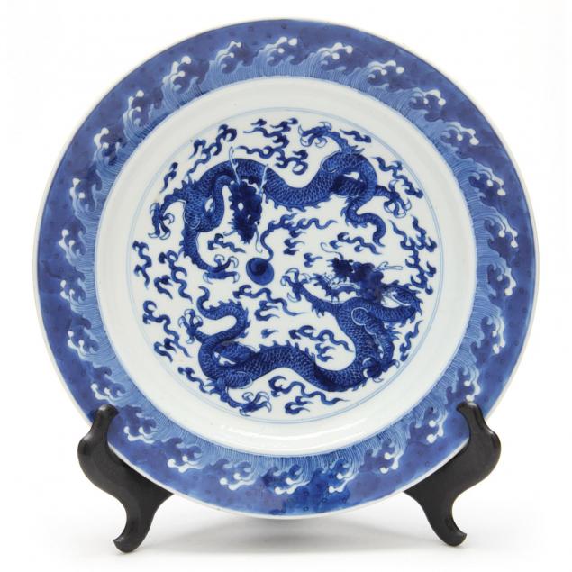 chinese-blue-and-white-porcelain-dragon-plate