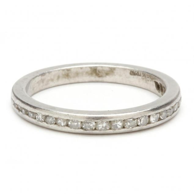 vintage-platinum-diamond-band