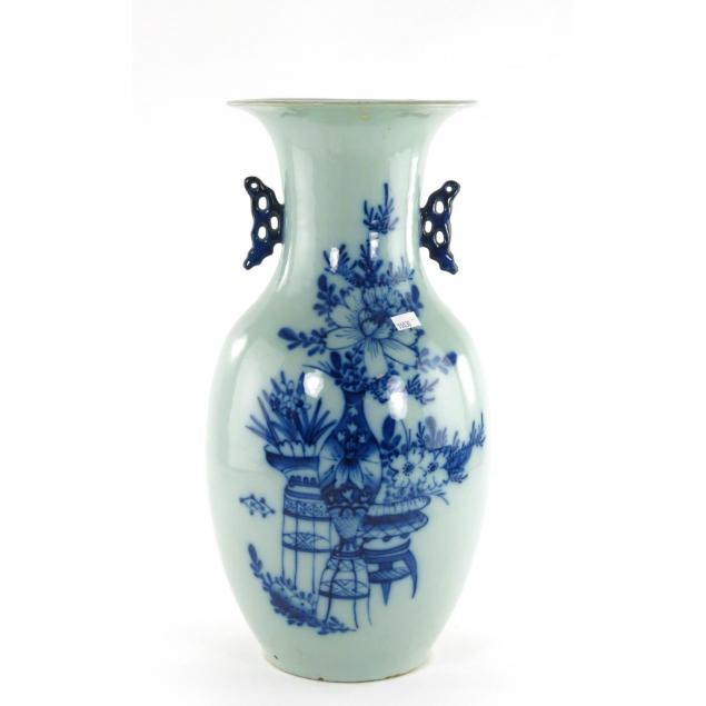 chinese-blue-white-vase